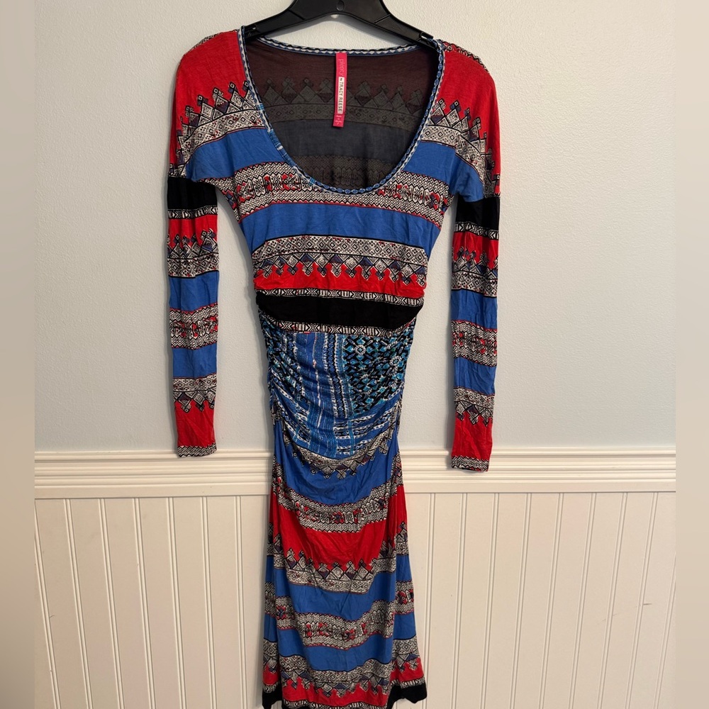 Tracy Reece Fitted Ruched Size P Great Condition. Mesh lining.